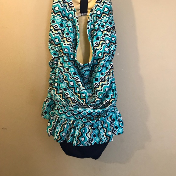 Child’s one piece swimsuit lands end - Picture 2 of 3